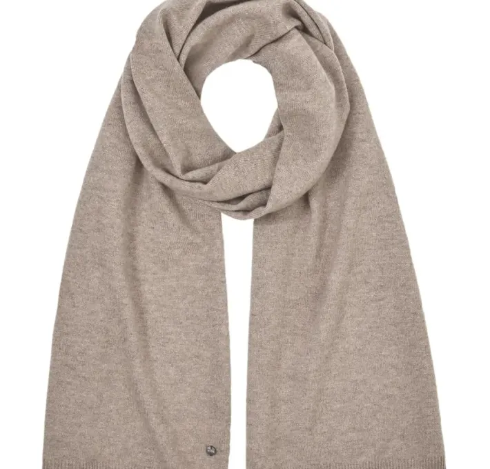 Adria Harris detail view